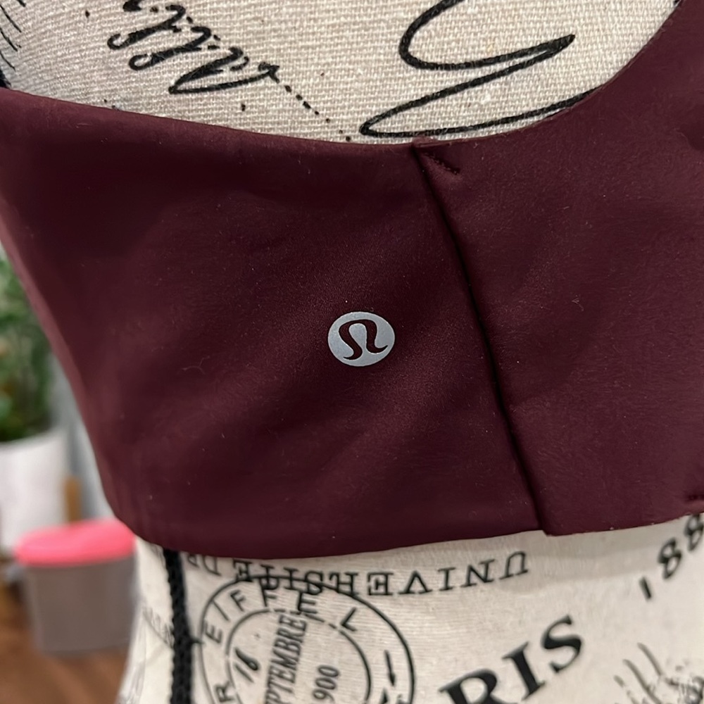 Lulu lemon sports bra - Picture 2 of 4